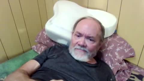 Snapshot of edwalters chatting on April 20, 9:34 am Eddie online show from April 20, 9:34 am