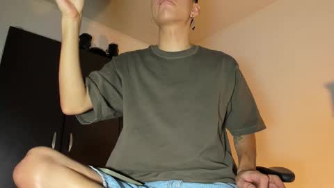 edward online show from February 8, 11:08 pm