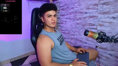 Snapshot of edward__clarck chatting on April 12, 3:00 am EDWARD CLARCK online show from April 12, 3:00 am