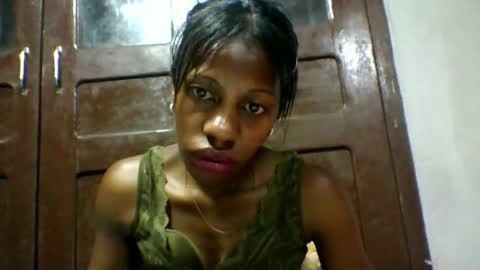 edwige770943 online show from May 2, 4:12 pm