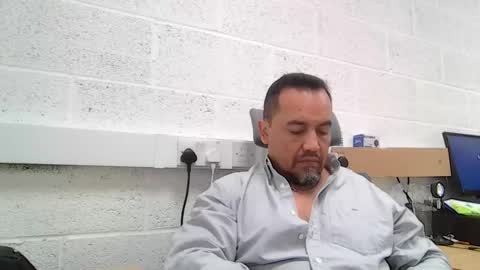 Snapshot of edwill13 chatting on May 11, 8:42 am EdM online show from May 11, 8:42 am