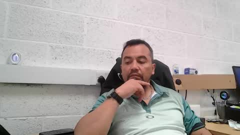 Snapshot of edwill13 chatting on May 18, 2:23 pm EdM online show from May 18, 2:23 pm