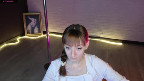 Effie online show from December 18, 1:22 am