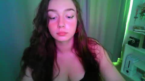 Snapshot of effie_balconii chatting on September 22, 10:50 am effie_balconii online show from September 22, 10:50 am