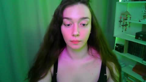 Snapshot of effie_balconii chatting on May 14, 4:03 pm effie_balconii online show from May 14, 4:03 pm