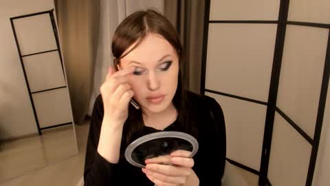 Effie Mur online show from February 21, 9:05 pm