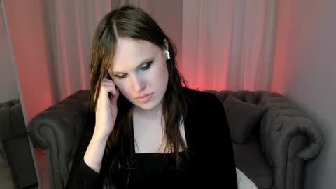 Snapshot of effiemur chatting on June 2, 9:39 pm Effie Mur online show from June 2, 9:39 pm