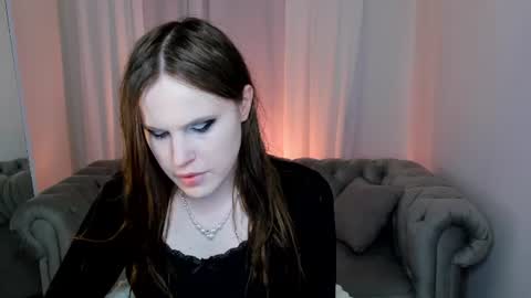 Snapshot of effiemur chatting on June 26, 10:25 pm Effie Mur online show from June 26, 10:25 pm