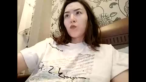 Snapshot of effy007 chatting on April 25, 3:20 pm Effy online show from April 25, 3:20 pm