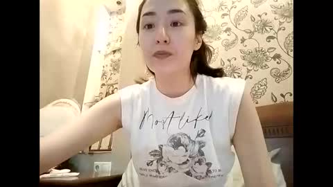 Snapshot of effy007 chatting on April 28, 4:23 pm Effy online show from April 28, 4:23 pm