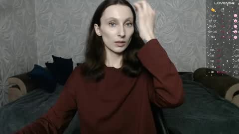 Snapshot of effy_gray chatting on June 8, 7:14 pm Anna online show from June 8, 7:14 pm