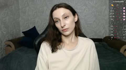 Snapshot of effy_gray chatting on June 9, 7:58 pm Anna online show from June 9, 7:58 pm