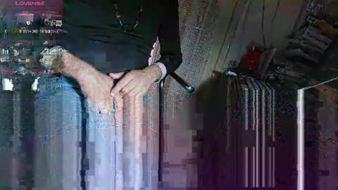 efi_crossou online show from November 18, 1:37 pm