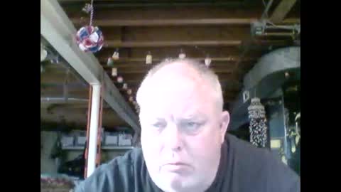 Snapshot of efriff chatting on June 1, 11:06 pm efriff online show from June 1, 11:06 pm