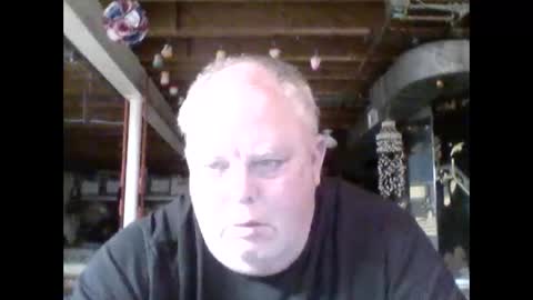 Snapshot of efriff chatting on June 8, 10:48 am efriff online show from June 8, 10:48 am