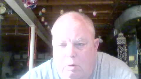 Snapshot of efriff chatting on June 14, 11:23 am efriff online show from June 14, 11:23 am