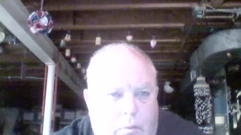 Snapshot of efriff chatting on June 28, 10:21 am efriff online show from June 28, 10:21 am
