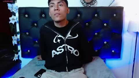 ehtan_brown online show from April 29, 3:43 am