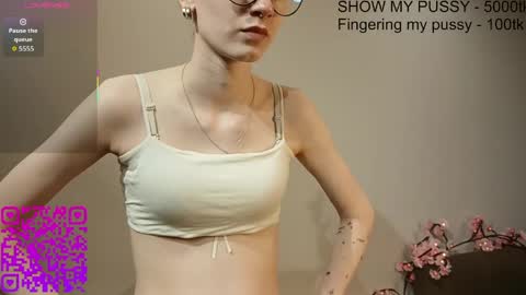 Snapshot of eileencrowday chatting on May 3, 3:12 am eileencrowday online show from May 3, 3:12 am