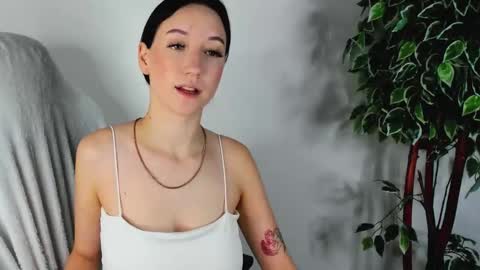 eileenmoores online show from September 20, 6:36 am