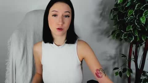 eileenmoores online show from September 26, 6:50 am