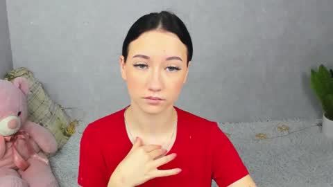 eileenmoores online show from December 2, 7:14 am