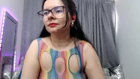 Snapshot of eileenqueen23 chatting on June 26, 7:51 pm Eileen online show from June 26, 7:51 pm
