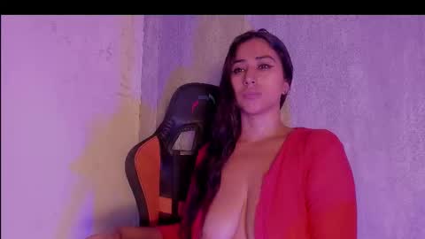 Eilyn online show from December 16, 5:51 pm