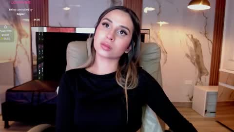 Snapshot of eimy_rose1 chatting on June 6, 8:24 pm Eimy rose online show from June 6, 8:24 pm