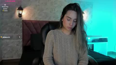 Snapshot of eimy_rose1 chatting on June 20, 1:03 pm Eimy rose online show from June 20, 1:03 pm