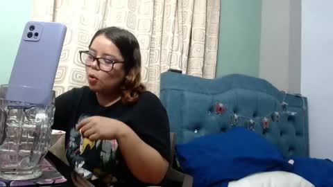 Snapshot of eimy_saenzz chatting on May 22, 12:51 am eimy_saenzz online show from May 22, 12:51 am