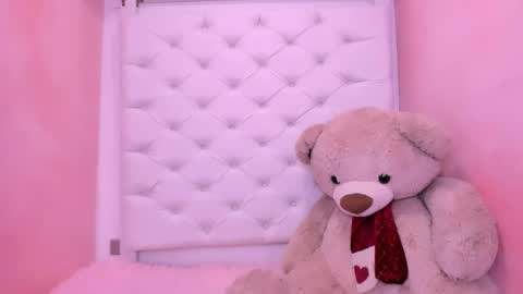 eimy online show from March 28, 1:43 pm