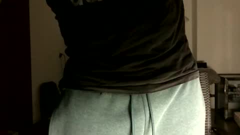 Snapshot of einhoernchen438 chatting on September 17, 1:07 am einhoernchen438 online show from September 17, 1:07 am