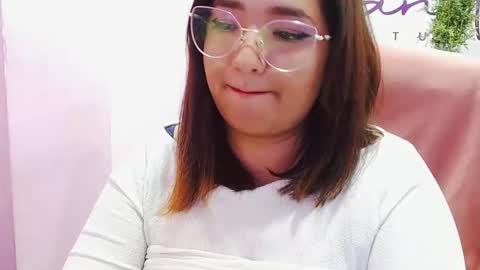 Snapshot of eireneninon chatting on November 3, 10:10 pm Eirene online show from November 3, 10:10 pm