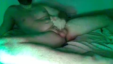 Snapshot of eiros_ chatting on February 19, 10:42 pm Eiros online show from February 19, 10:42 pm