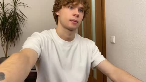 Eitan online show from December 2, 3:36 pm