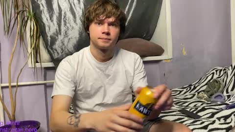 Eitan online show from November 16, 6:24 pm