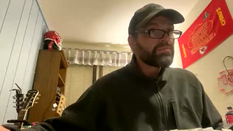 Snapshot of ejbooker11 chatting on December 18, 11:16 am PiedPiper online show from December 18, 11:16 am