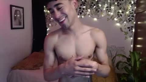 xoxo online show from December 19, 11:25 pm