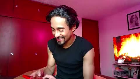 Snapshot of ekhtyr11 chatting on June 10, 10:52 pm xoxo online show from June 10, 10:52 pm