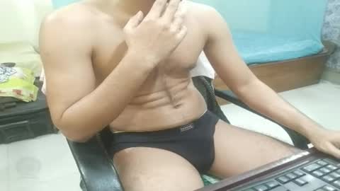 Snapshot of ekzxoxo chatting on February 16, 10:32 pm Ekz online show from February 16, 10:32 pm