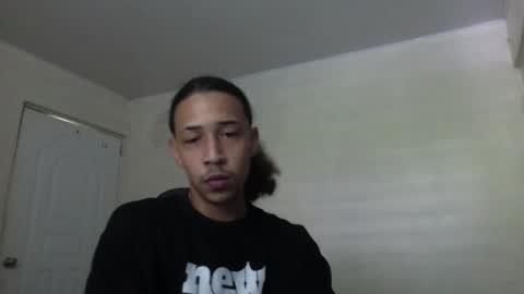 Snapshot of el_menor chatting on March 12, 7:53 pm Instagram BelowAbajo online show from March 12, 7:53 pm