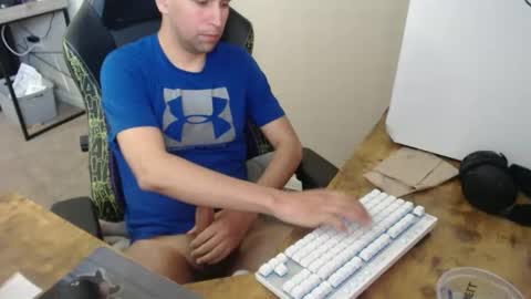 Snapshot of el_sancho69 chatting on April 16, 6:41 pm Sancho online show from April 16, 6:41 pm