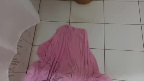 Snapshot of el_taringuero chatting on March 5, 11:06 am el_taringuero online show from March 5, 11:06 am