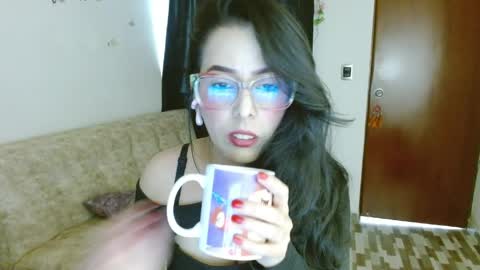 Snapshot of ela_3611 chatting on April 5, 6:49 pm ela_3611 online show from April 5, 6:49 pm