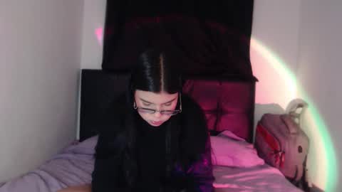 Snapshot of ela_lovely chatting on April 5, 3:04 am Ela online show from April 5, 3:04 am