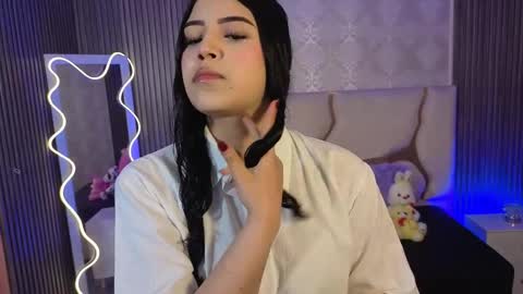 Snapshot of ela_tay1 chatting on May 2, 7:19 pm ela_tay1 online show from May 2, 7:19 pm