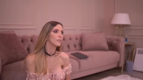 Ella online show from November 13, 5:28 am