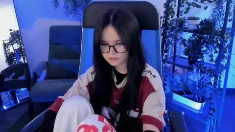 Snapshot of elainebeness chatting on May 27, 1:57 am Your sweet girl online show from May 27, 1:57 am