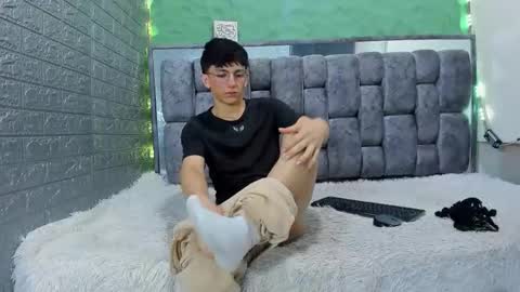 Elan Giralon online show from April 16, 11:18 pm